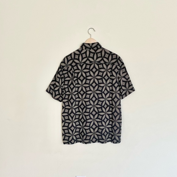 AXIS LA Geometric Flower Of Life Print Black Button Down Silk Shirt Men’s Large - Picture 5 of 7